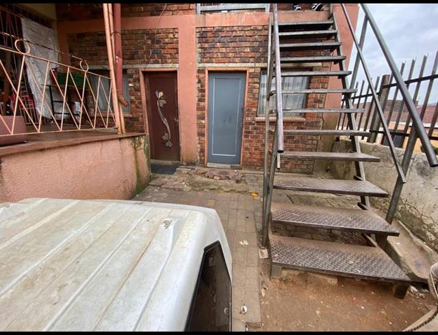BUSINESS FOR SALE IN BEZUIDENHOUT VALLEY